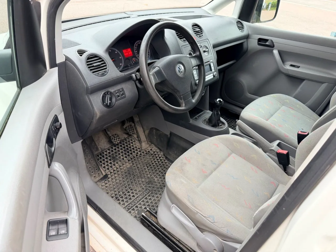 Vehicle image 18