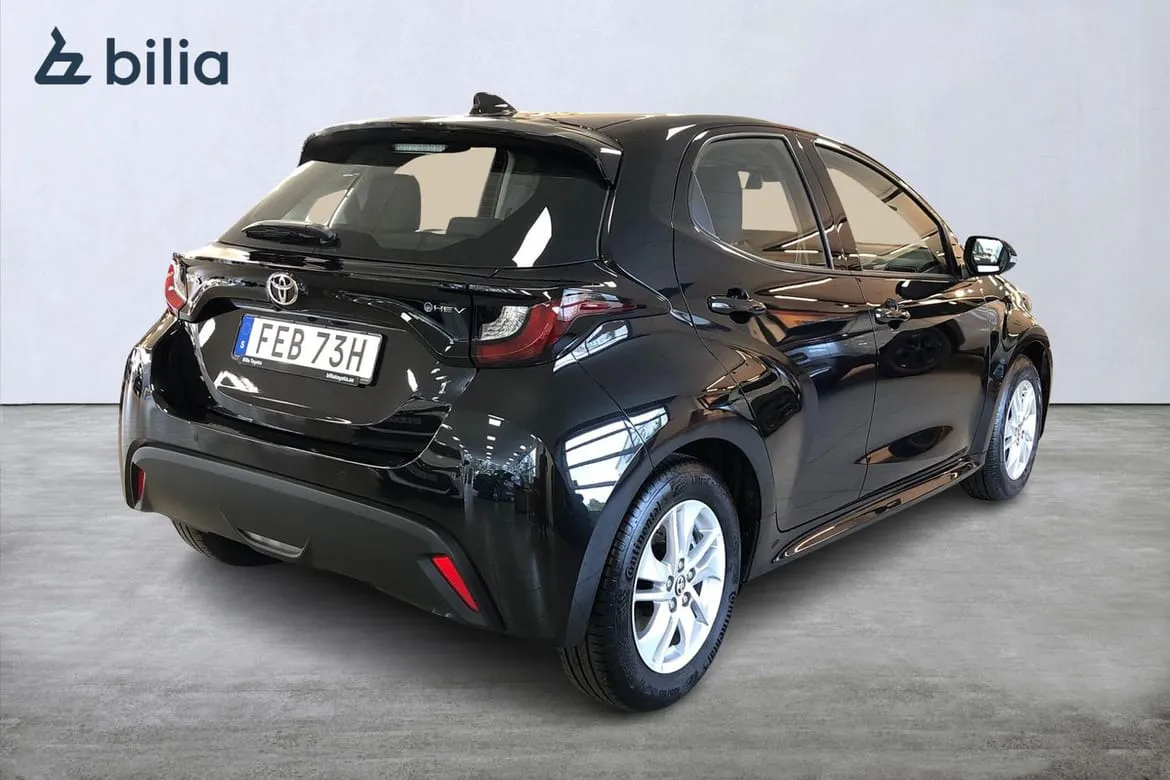 Vehicle image 18