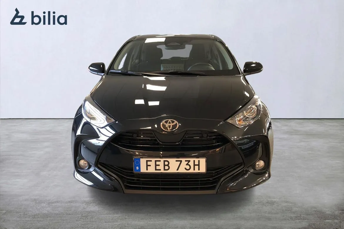 Vehicle image 5