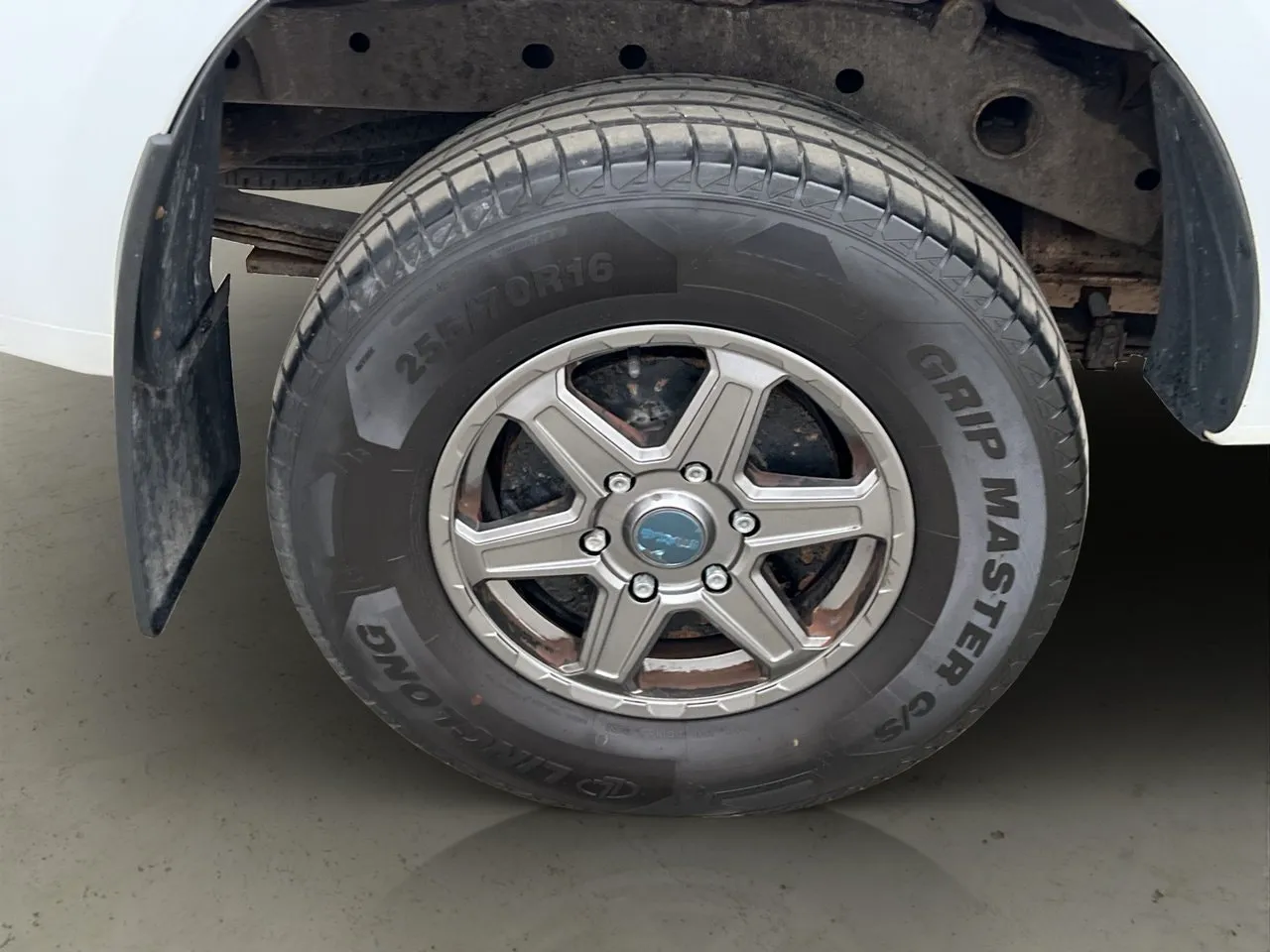 Vehicle image 25