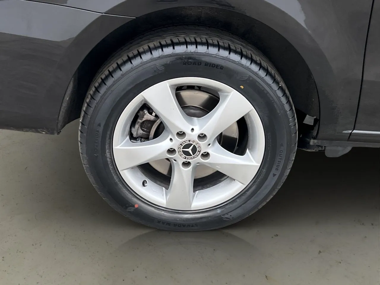 Vehicle image 33