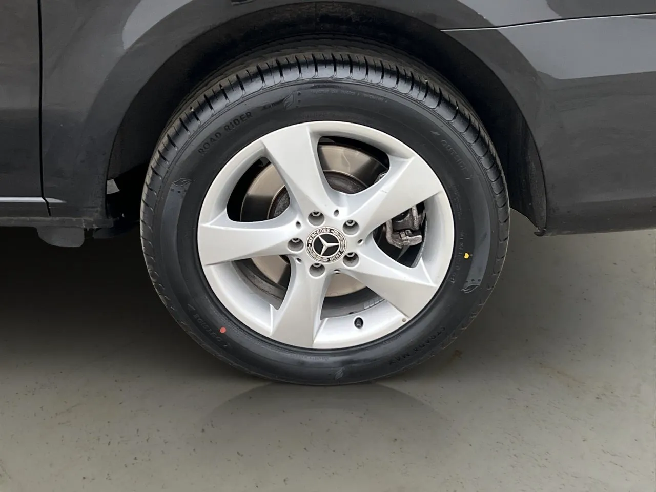 Vehicle image 32