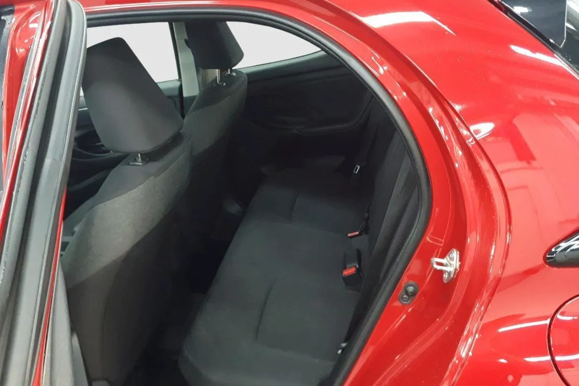 Vehicle image 7