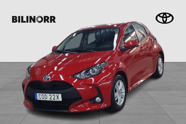 Toyota Yaris Hybrid 1,5 Active Komfortpaket | Vinterhjul | Motorvärmare | - 2022
