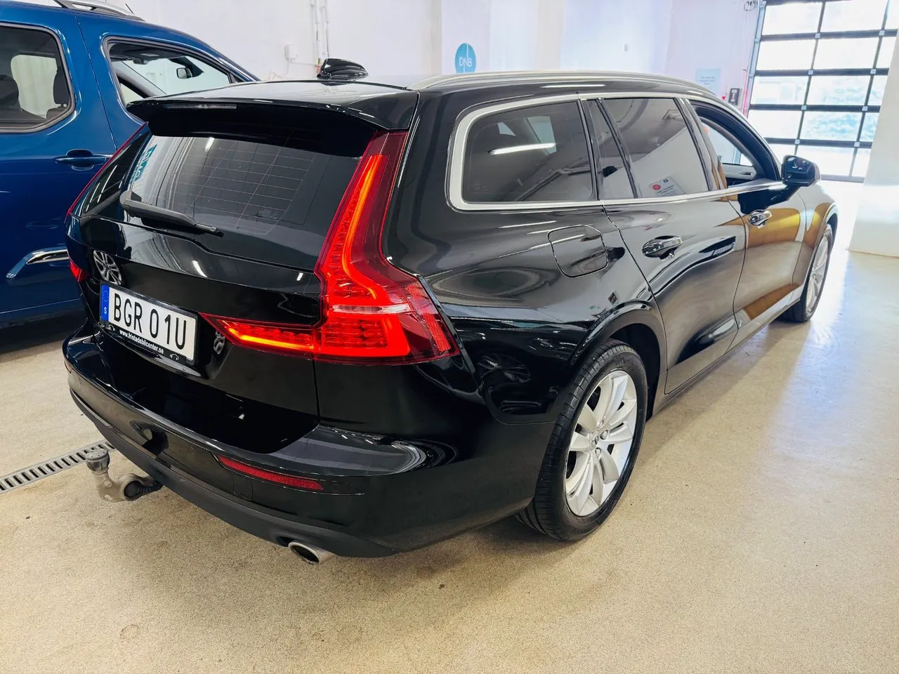 Vehicle image 14