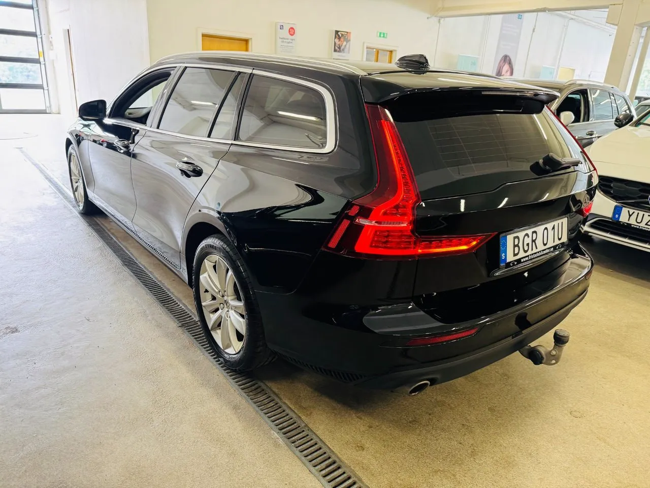 Vehicle image 15