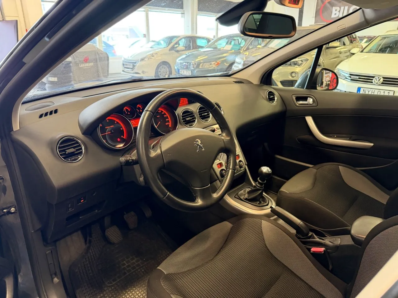 Vehicle image 7