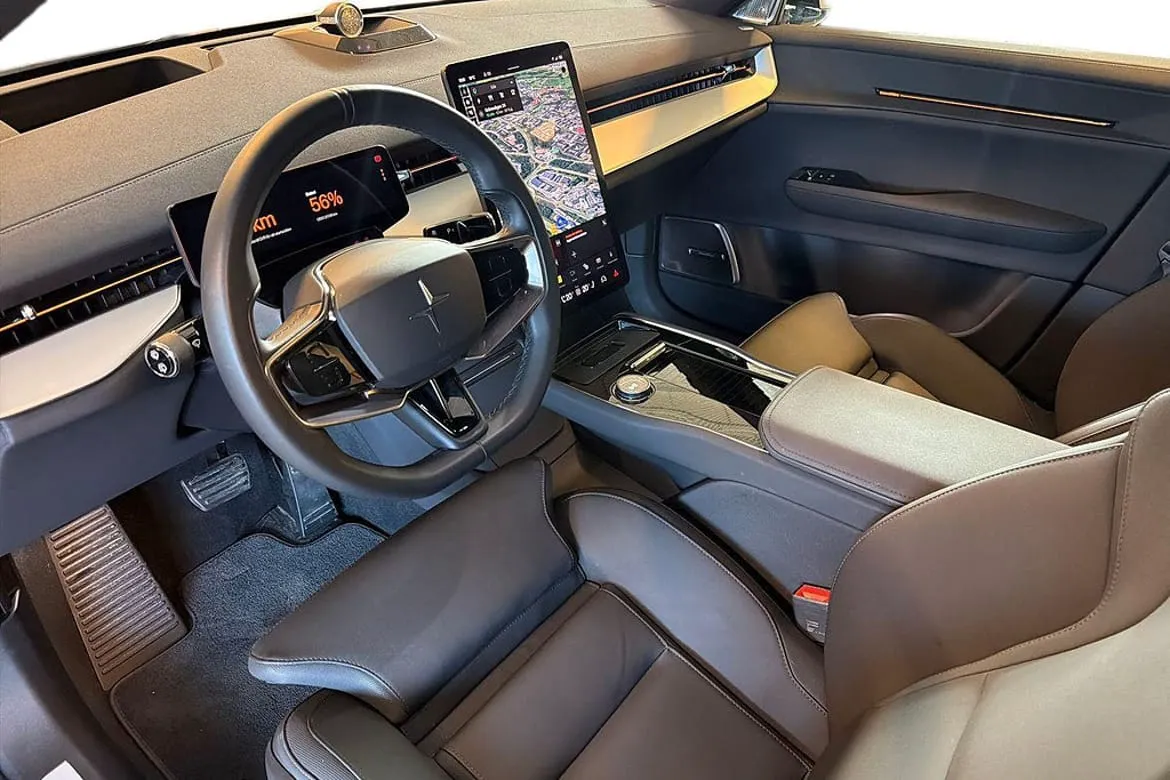 Vehicle image 9