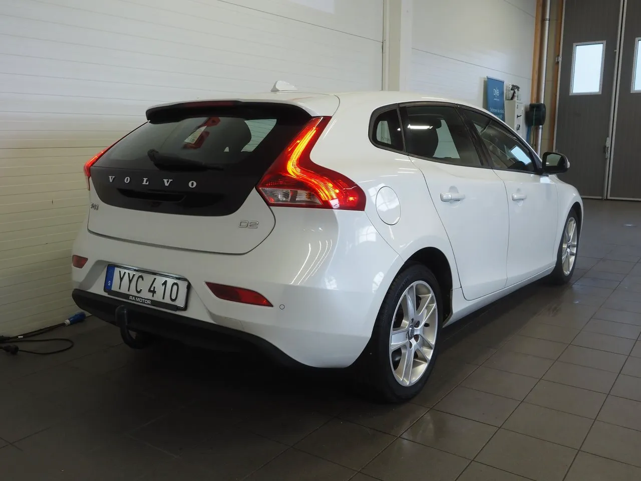 Vehicle image 5