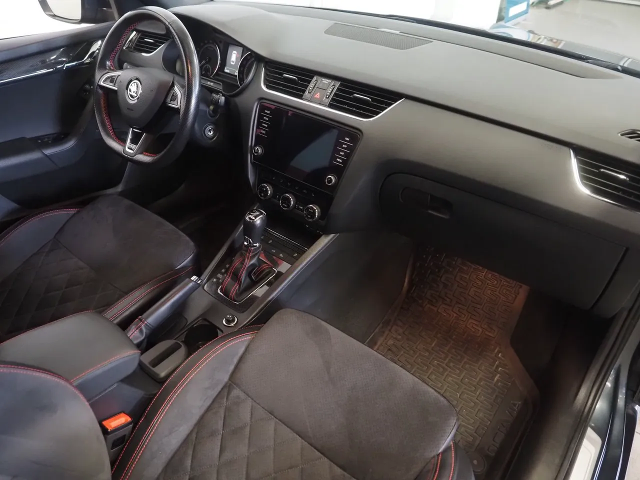 Vehicle image 8