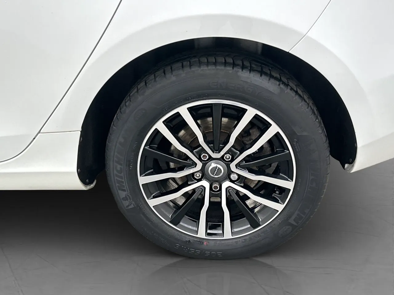 Vehicle image 28
