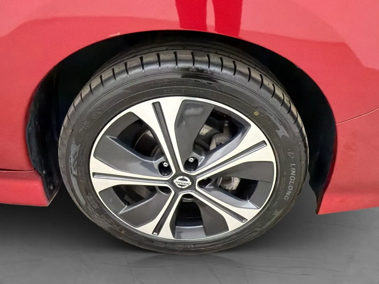 Vehicle image 30