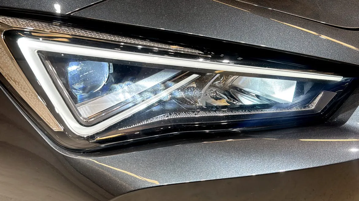Vehicle image 15