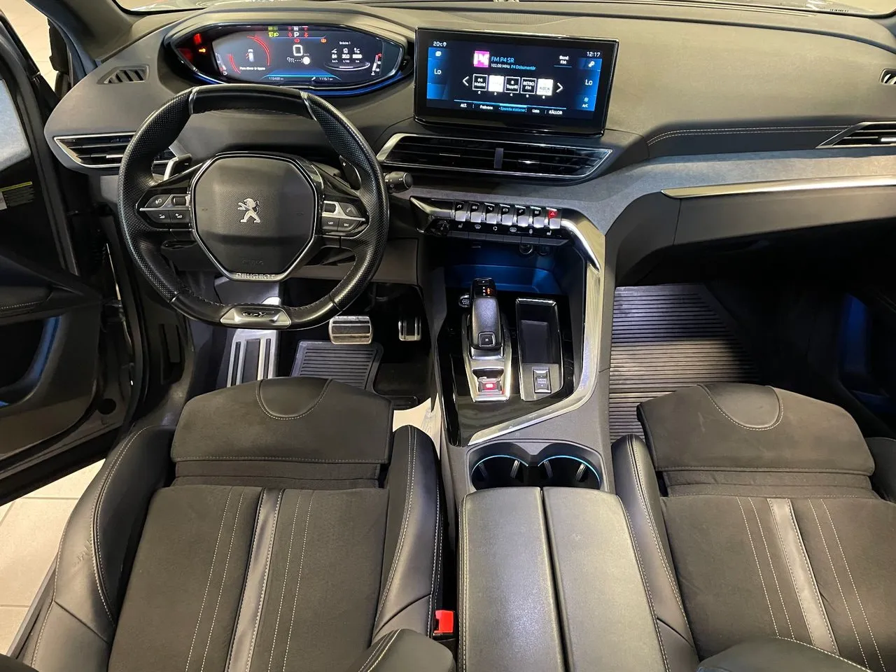 Vehicle image 17