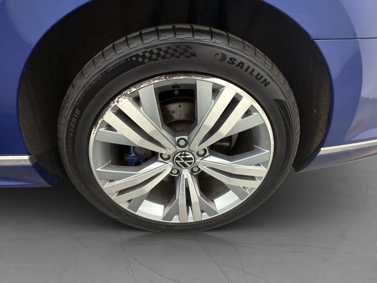 Vehicle image 32