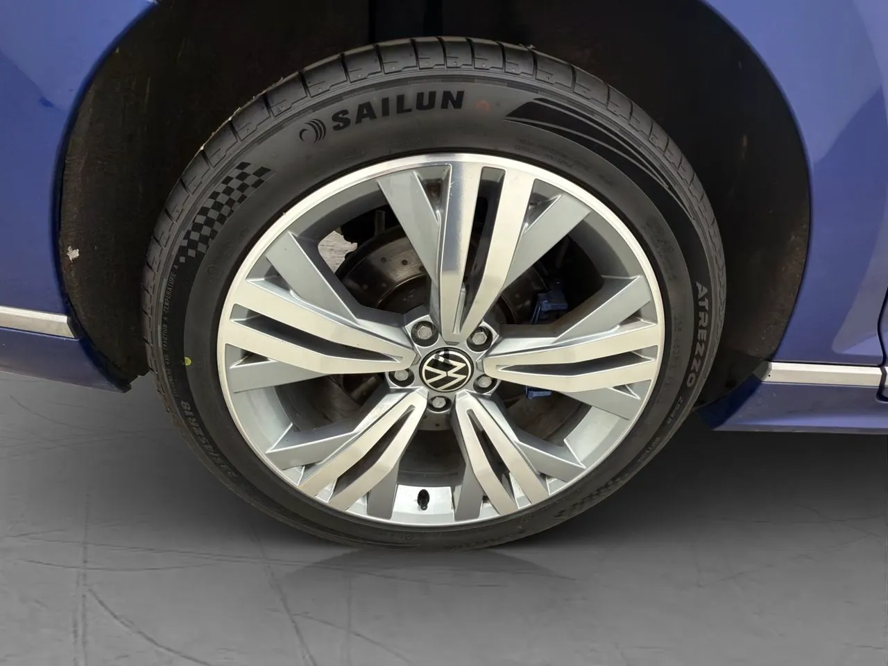 Vehicle image 33