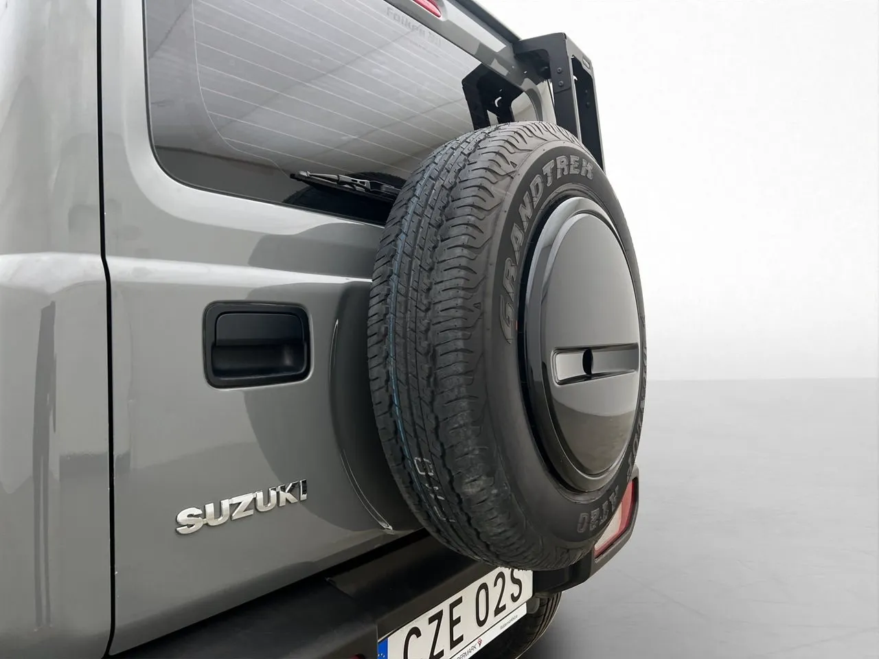 Vehicle image 9