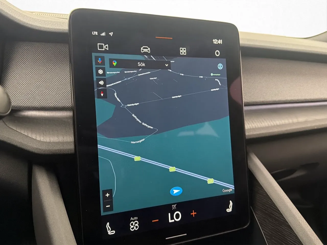Vehicle image 18