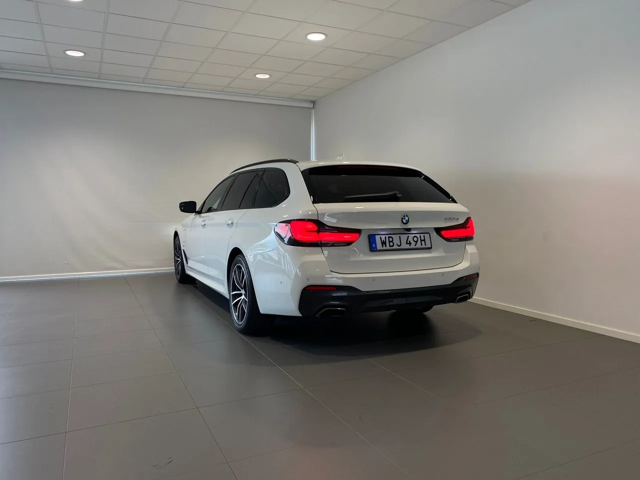 Vehicle image 9