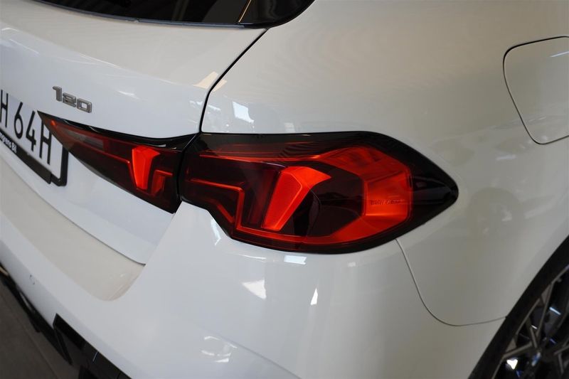 BMW 120 bild 16