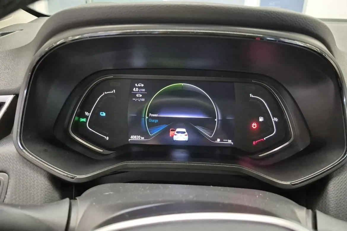 Vehicle image 15
