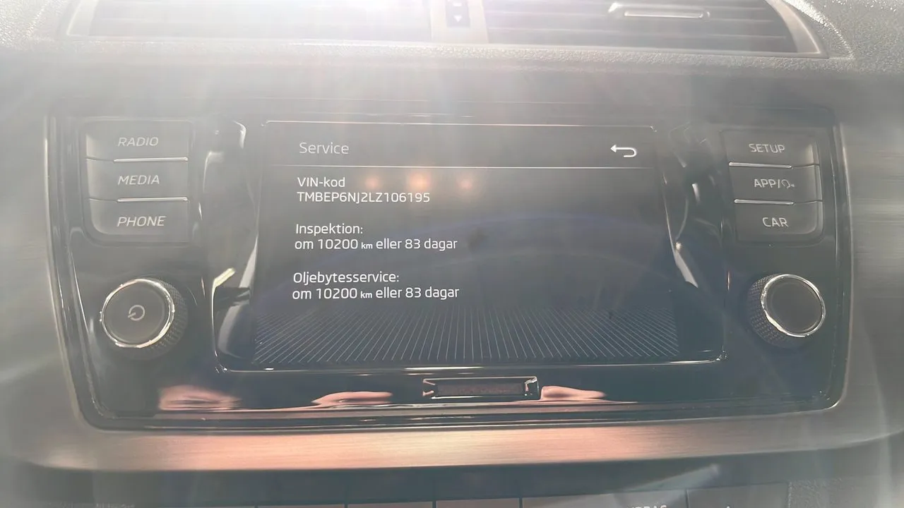 Vehicle image 18