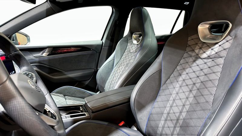 Volkswagen Passat bild 8