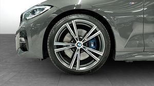 BMW 330 bild 9