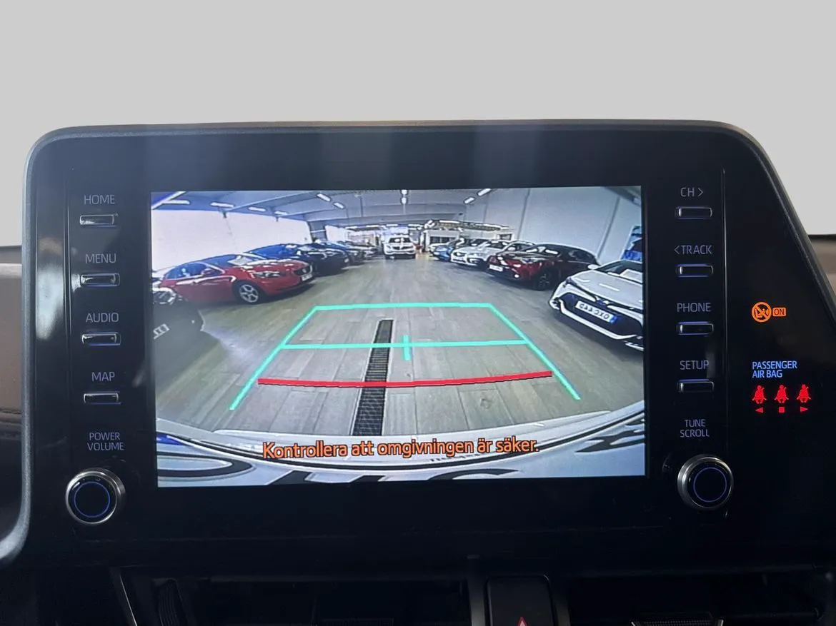 Vehicle image 16