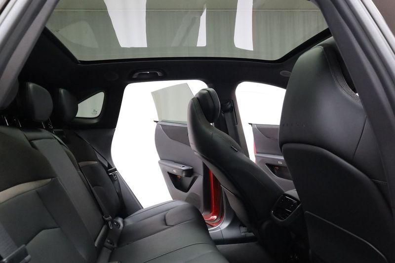 Mazda CX-6e bild 30