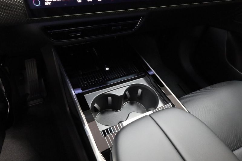 Mazda CX-6e bild 22