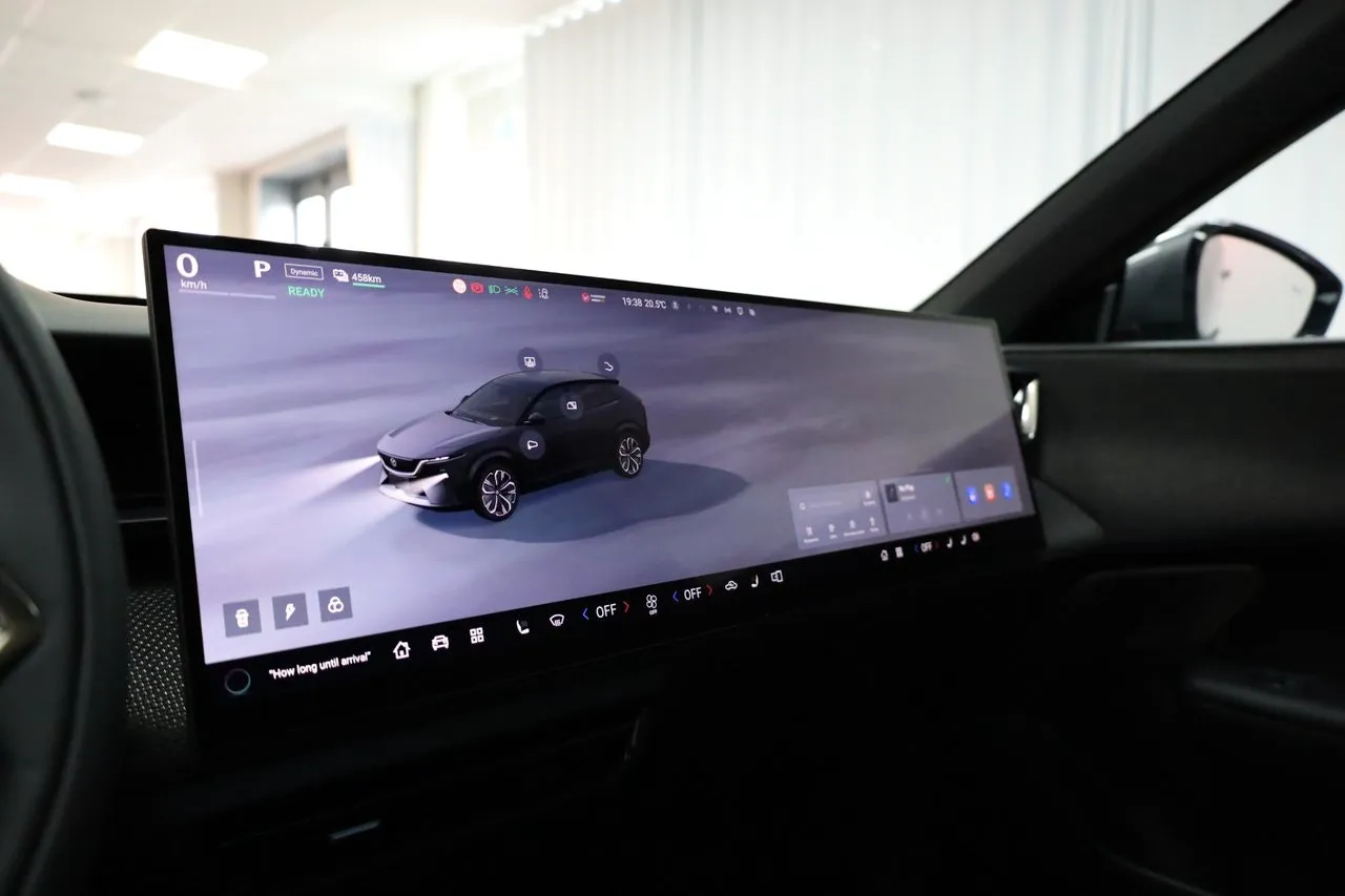 Vehicle image 26