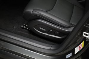 Mazda CX-6e bild 16