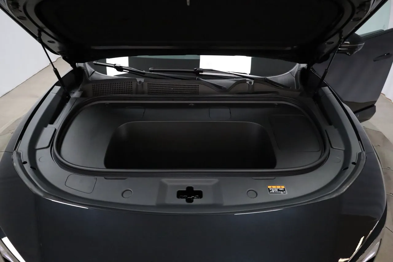 Vehicle image 32
