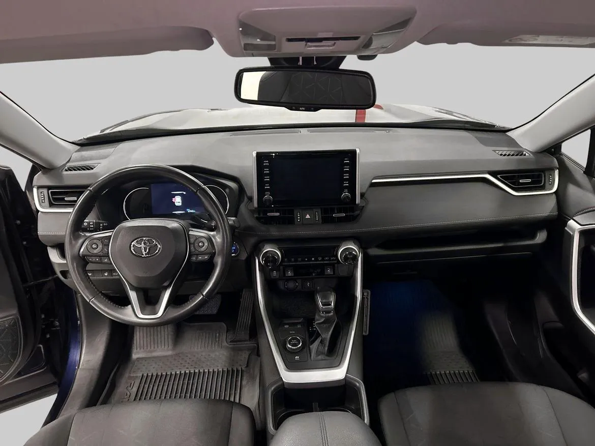 Vehicle image 11