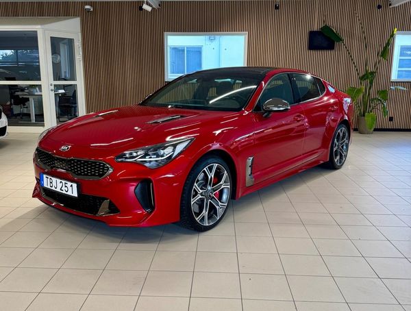 Kia Stinger GT AWD 3.3 V6 T-GDI AWD / Feritta avgas - 2018