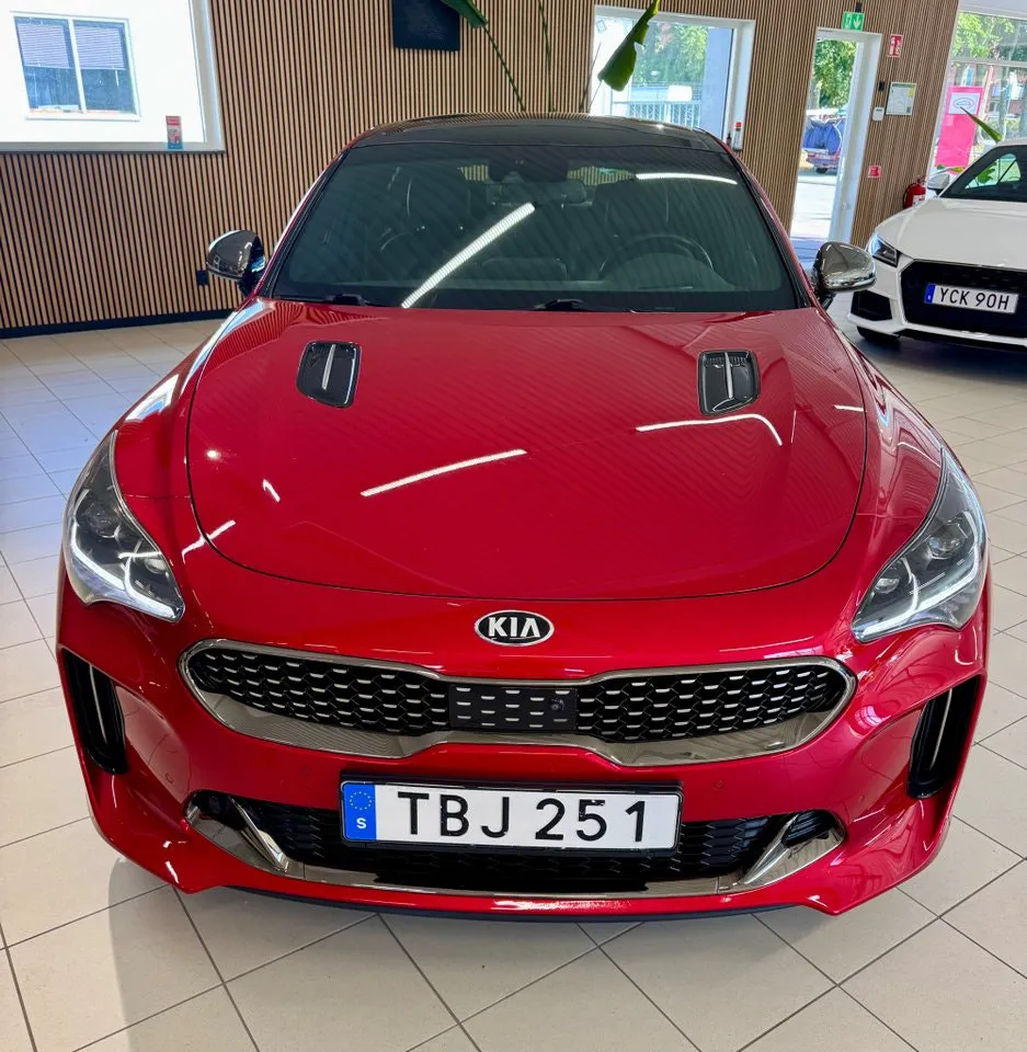 Vehicle image 16