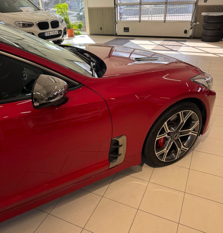Vehicle image 18