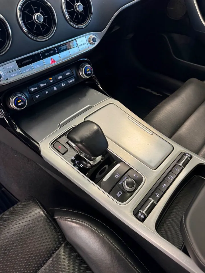 Vehicle image 20