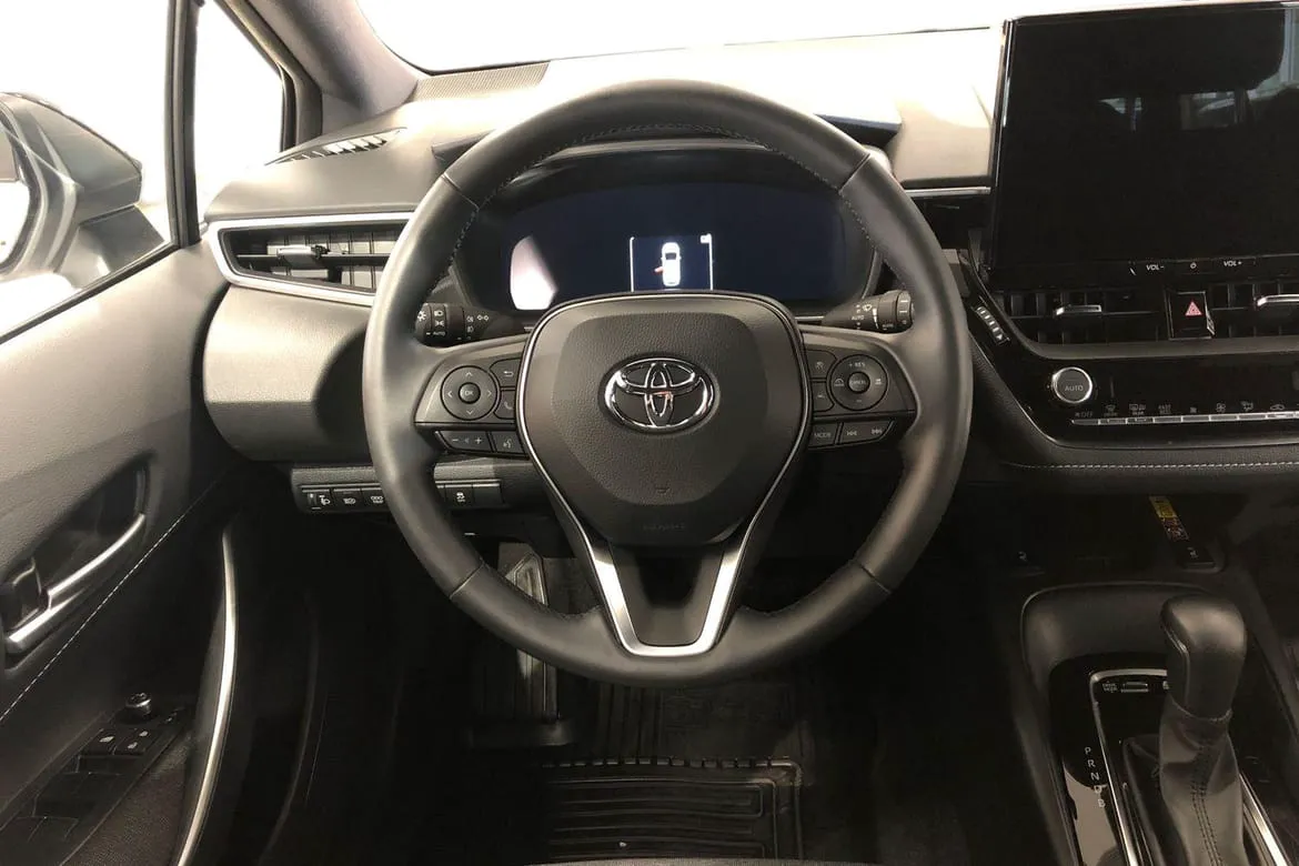 Vehicle image 10