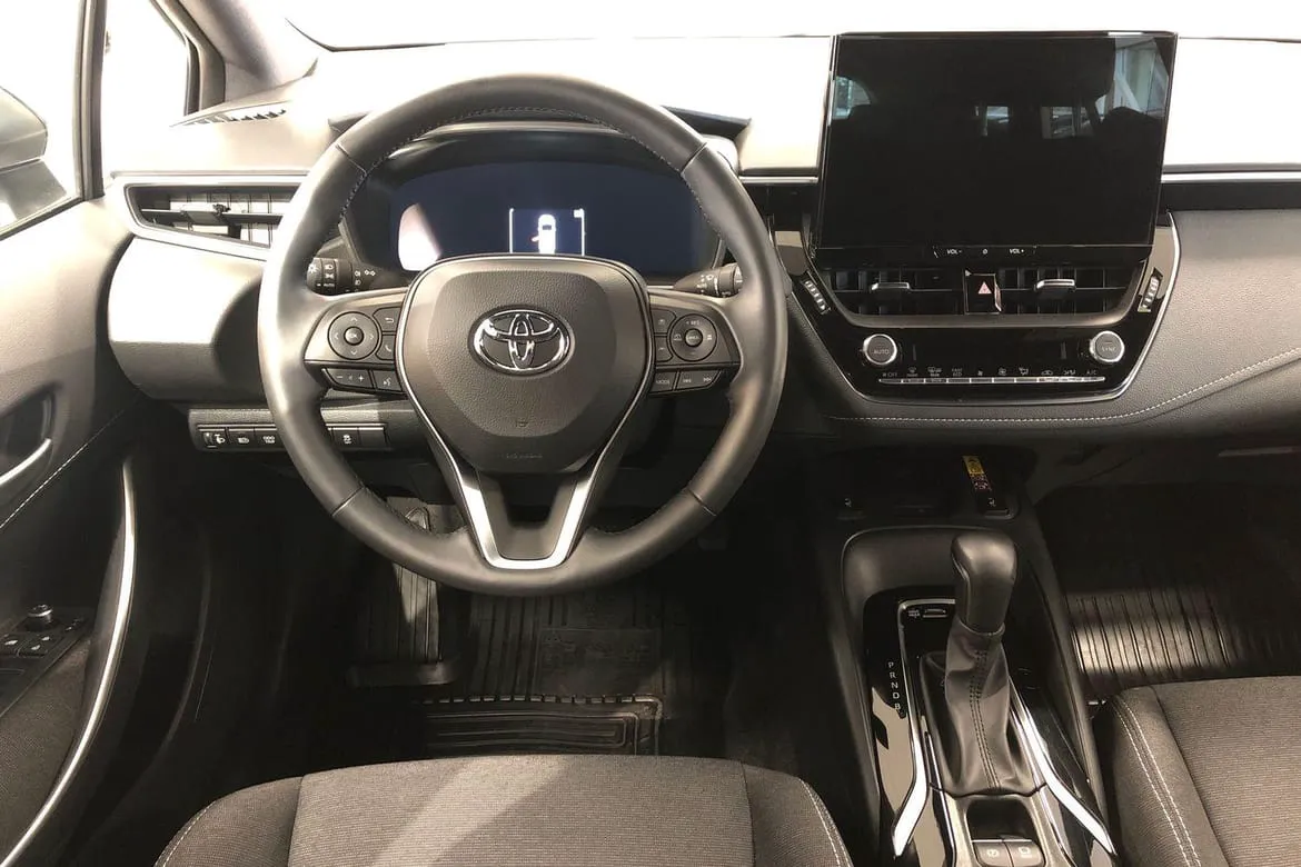 Vehicle image 9
