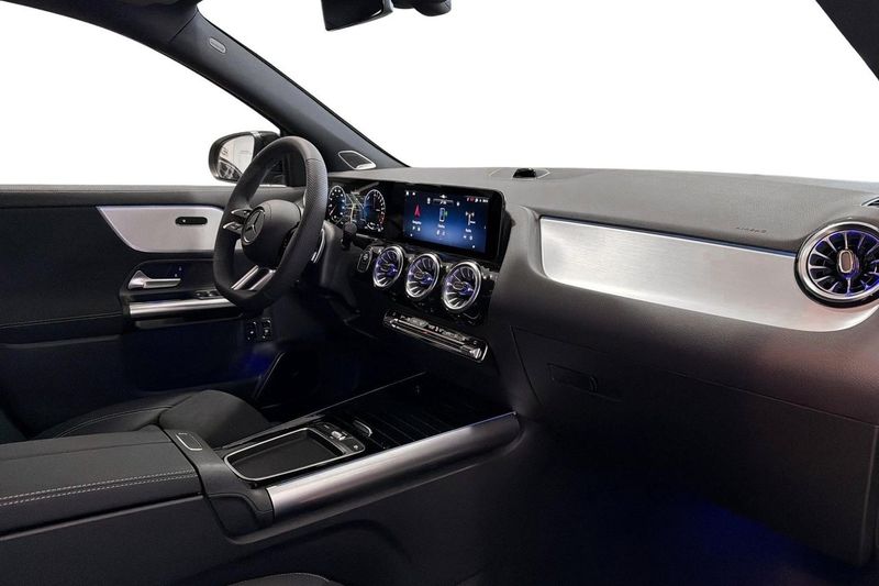 Mercedes GLA250 bild 10