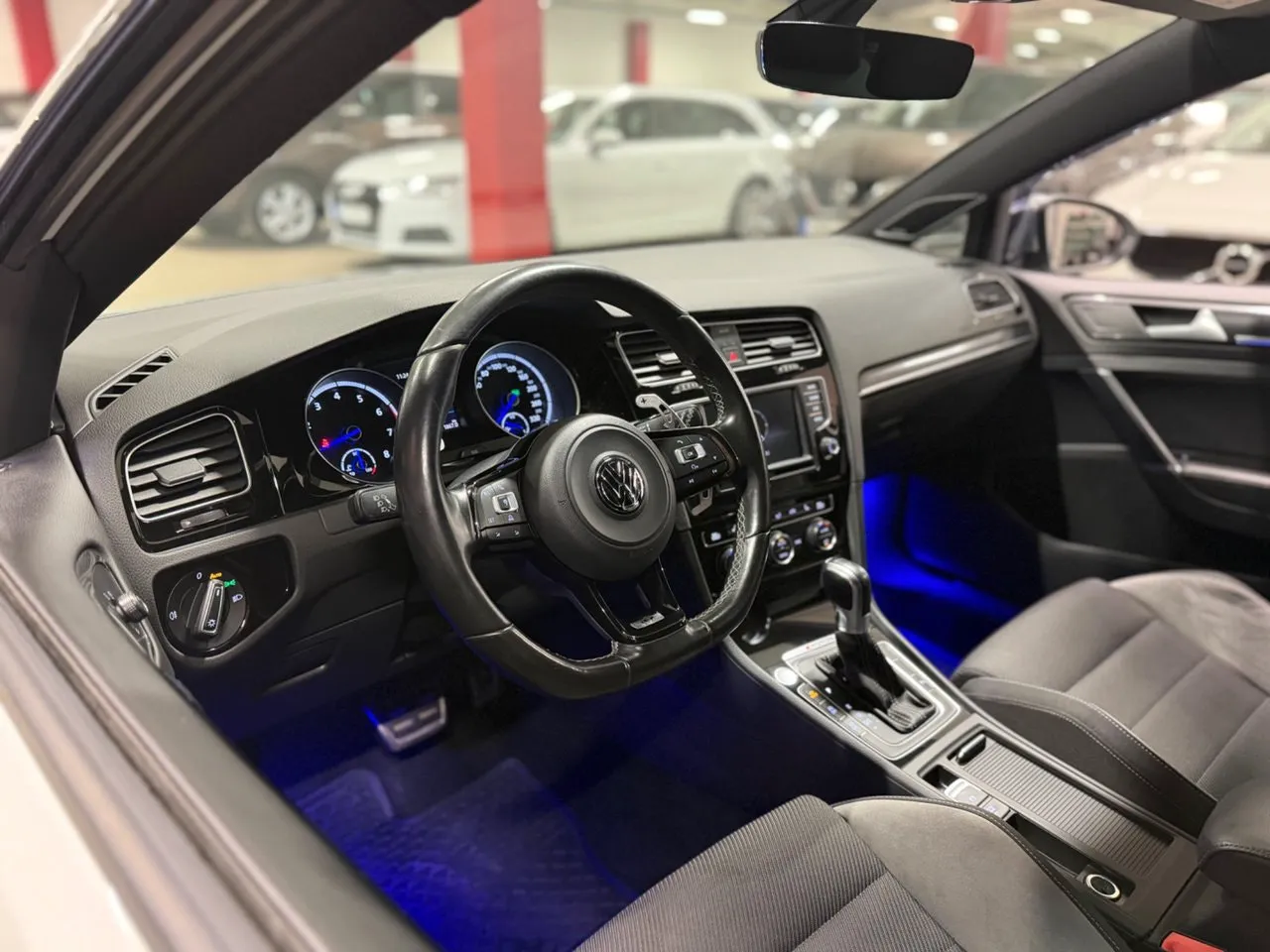 Vehicle image 12