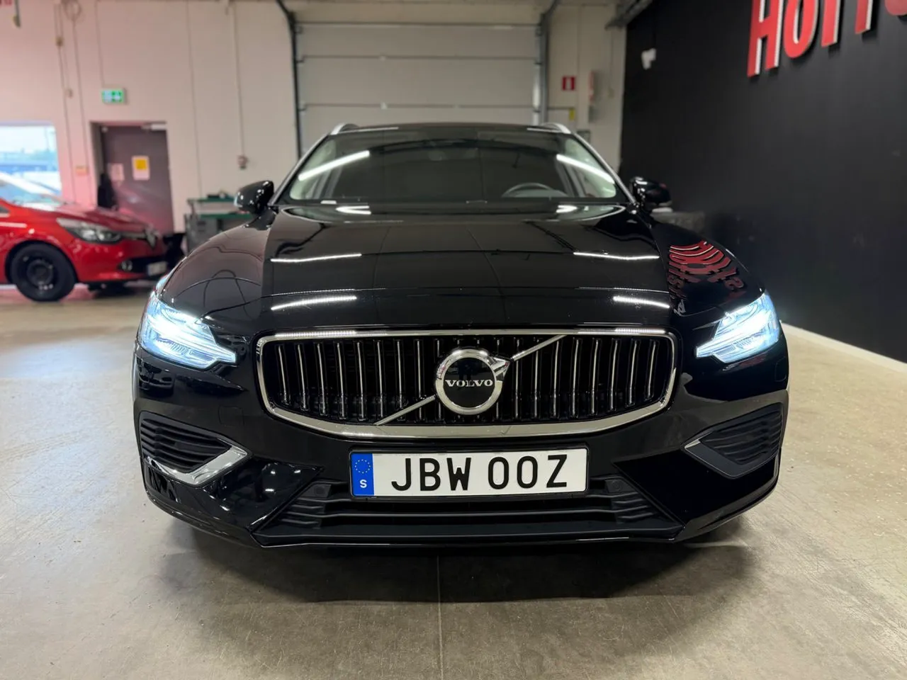 Vehicle image 6