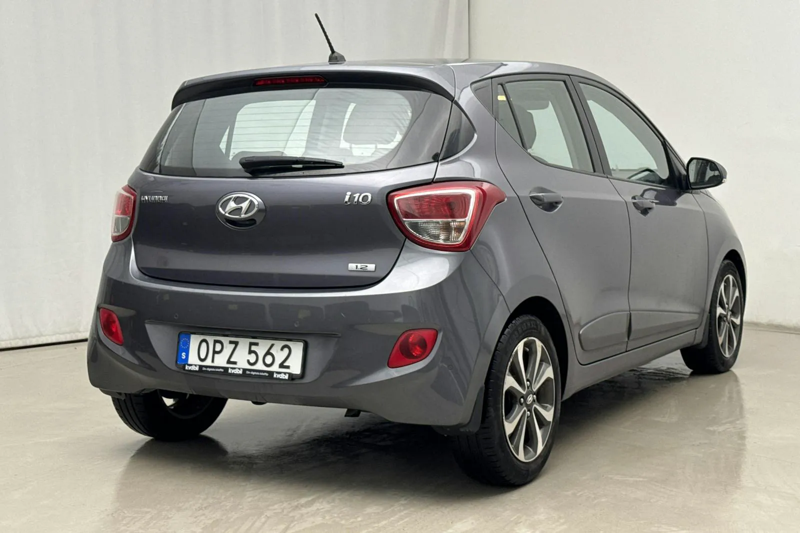 Vehicle image 2