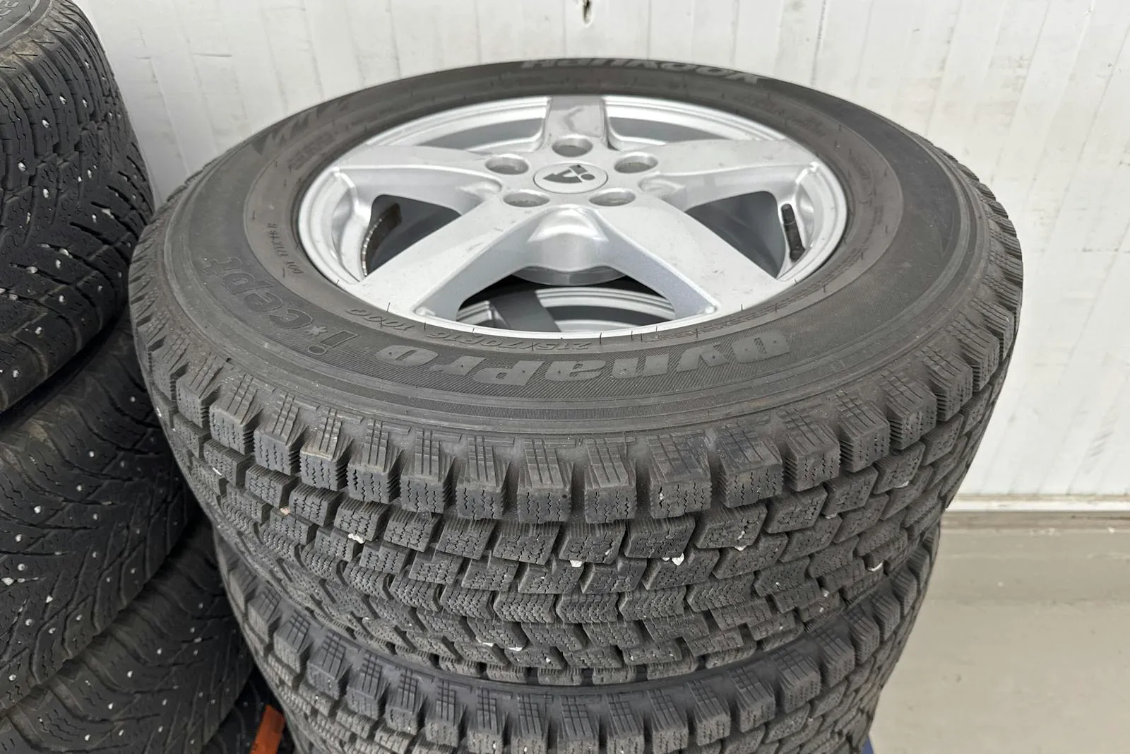 Vehicle image 17