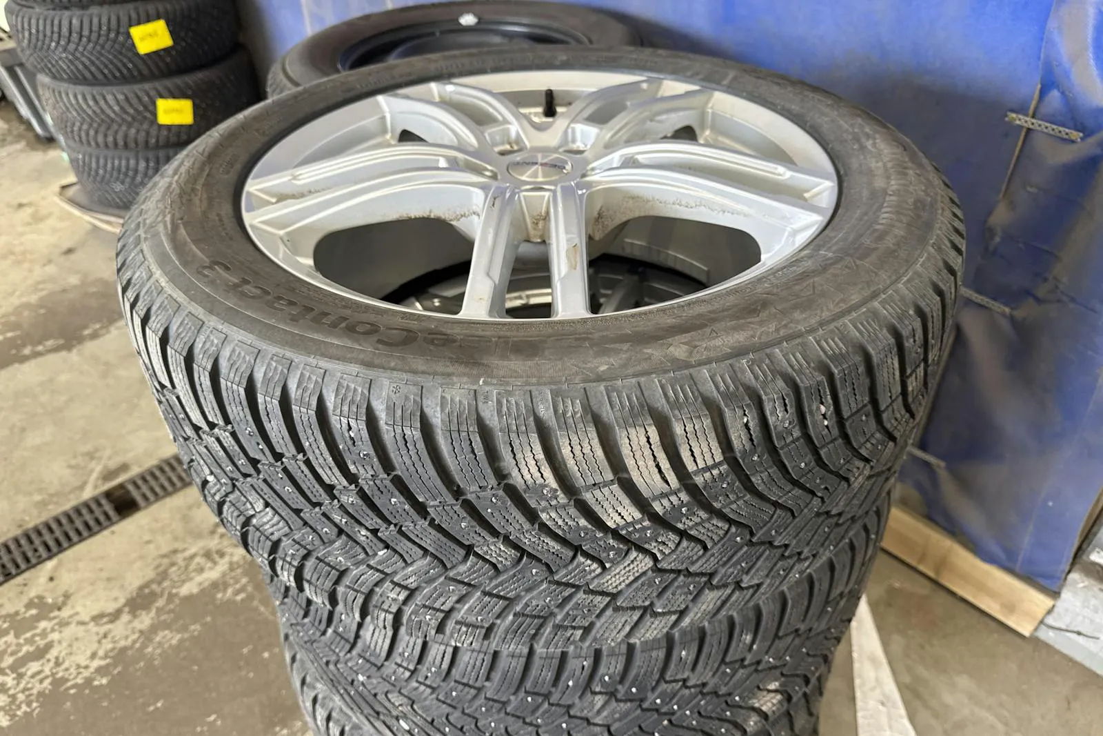 Vehicle image 20