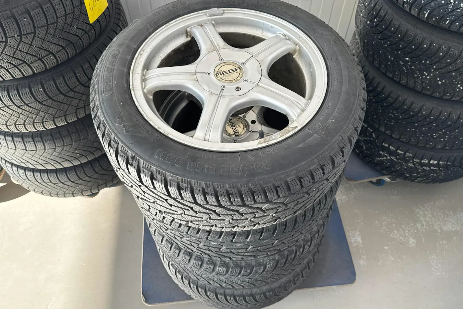 Vehicle image 13