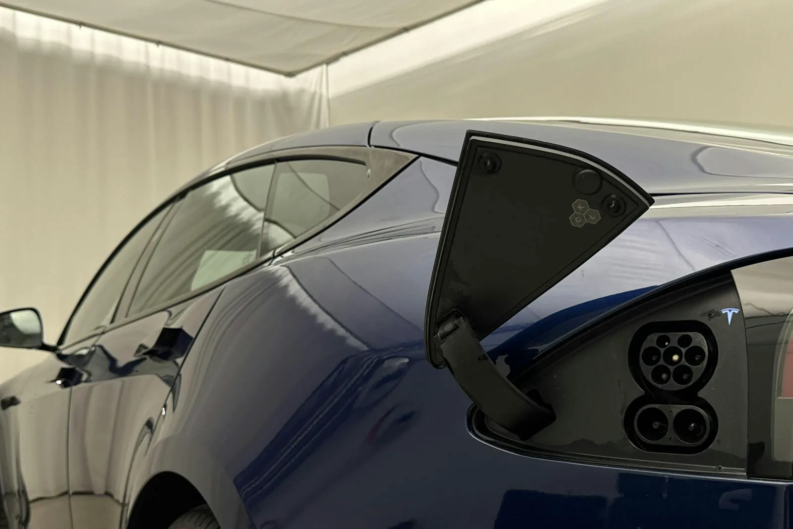 Vehicle image 23