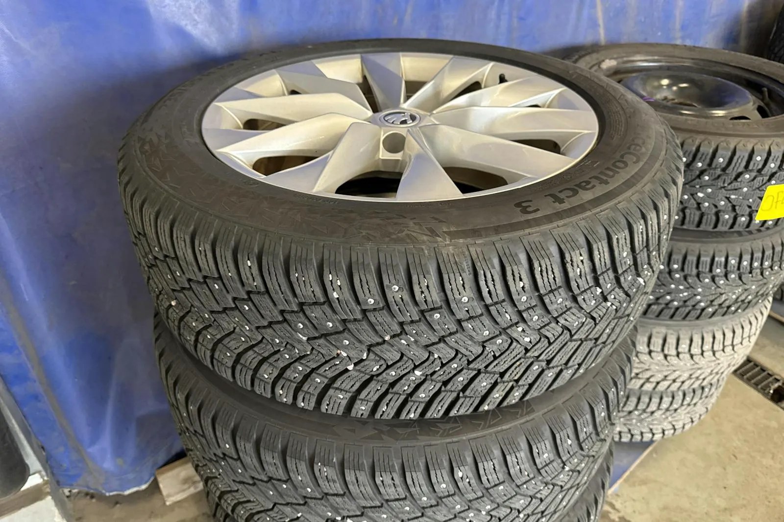 Vehicle image 20
